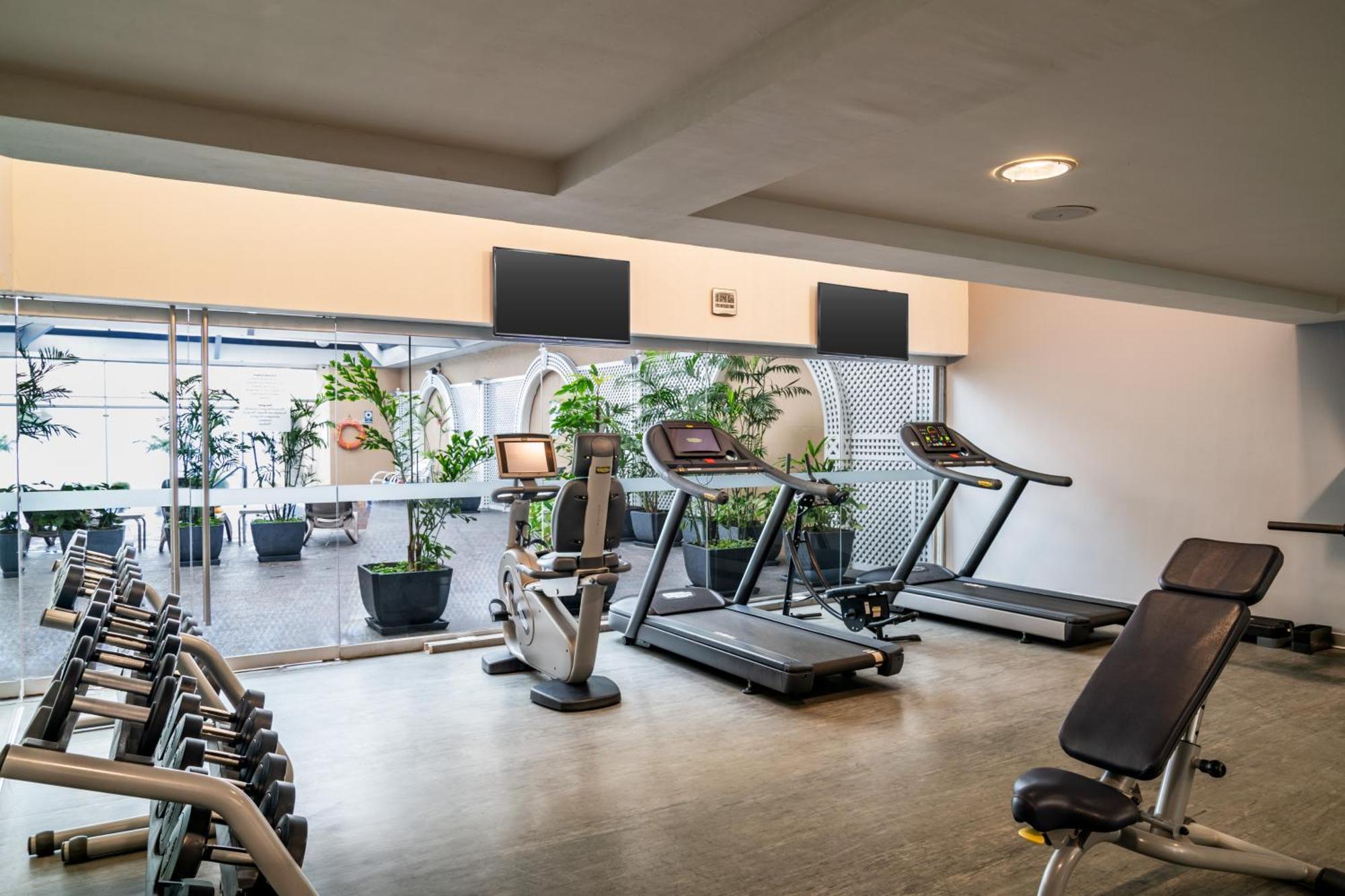 Casa Andina Premium Miraflores Lima Dış mekan fotoğraf The gym at the hotel