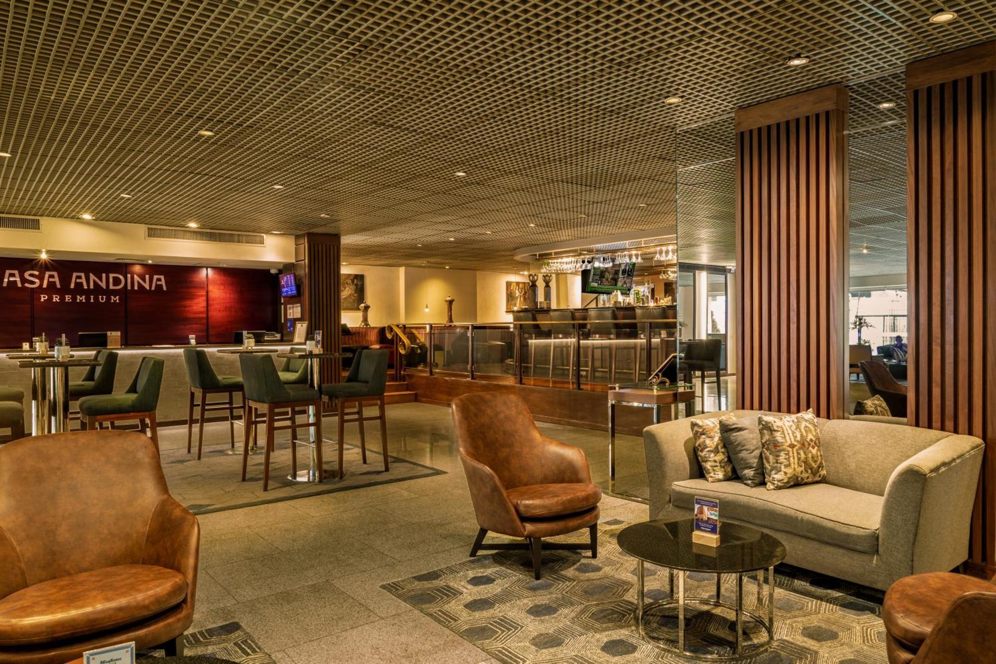 Casa Andina Premium Miraflores Lima Dış mekan fotoğraf The Andina Premium Lounge at Santiago Airport